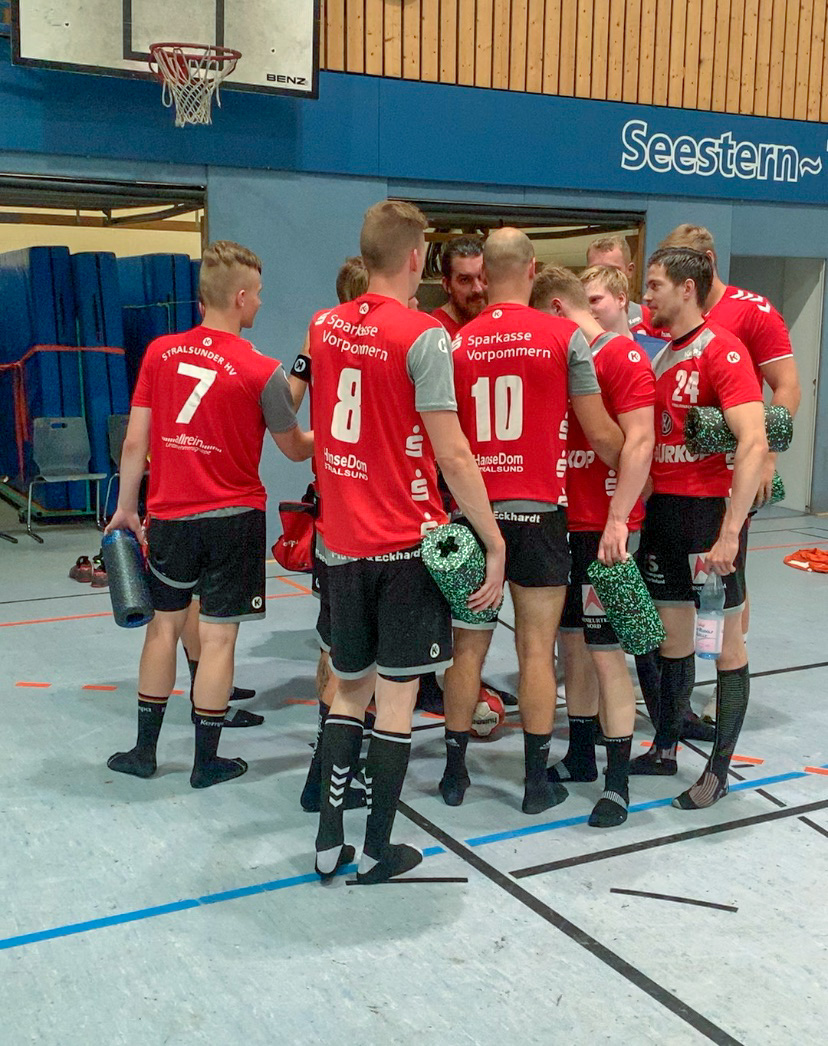 Du betrachtest gerade Die Handballer des Stralsunder HV starten morgen (19.30 Uhr) mit ihrem Heimspiel gegen den VfV Spandau in die neue Saison der Oberliga Ostsee-Spree
